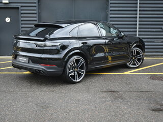 2022 Porsche Cayenne Coupé III, чёрный, 15372000 рублей, вид 3