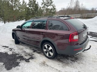 2011 Skoda Octavia Scout II (A5) Рестайлинг, красный, 975000 рублей, вид 4