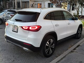 2021 Mercedes-Benz GLA 200 II (H247), белый, 3500000 рублей, вид 3