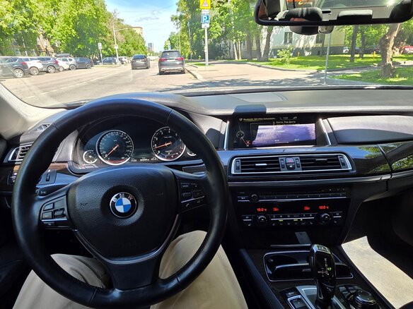 2013 BMW 7 серии Long 750Li xDrive V (F01/F02/F04) Рестайлинг, чёрный, 1400000 рублей - вид 6