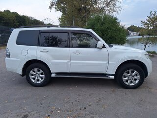 2014 Mitsubishi Pajero IV Рестайлинг 1, белый, 2100000 рублей, вид 3