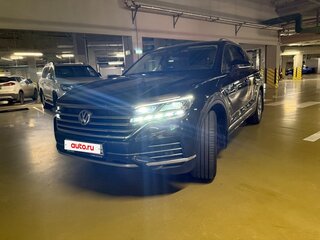 2020 Volkswagen Touareg III, коричневый, 4200000 рублей, вид 2