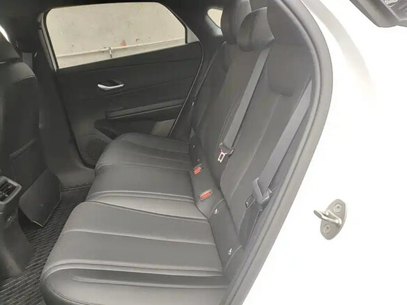 2025 BYD E7 57.6 kWh, белый, 1999111 рублей - вид 16