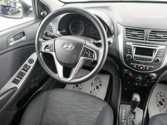 2014 Hyundai Solaris I Рестайлинг, серебристый, 1049000 рублей - вид 8