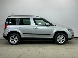 2014 Skoda Yeti I Рестайлинг, серебристый, 955000 рублей, вид 4