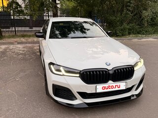 2018 BMW 5 серии 530i xDrive VII (G30/G31/G38), белый, 3000000 рублей, вид 4