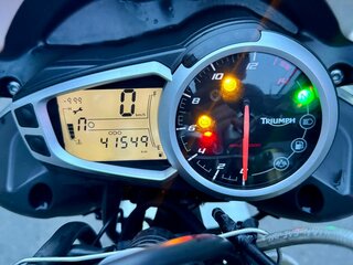 2013 Triumph Street Triple, белый, 540000 рублей, вид 3