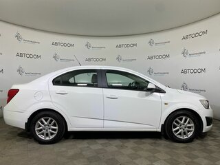 2014 Chevrolet Aveo II, белый, 779900 рублей, вид 4