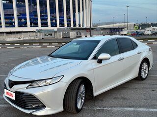 2020 Toyota Camry VIII (XV70), белый, 3150000 рублей, вид 3