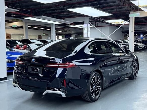 2025 BMW 5 серии Long 525Li VIII (G60/G61/G68), чёрный, 5900757 рублей - вид 18