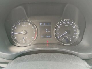 2017 Hyundai Solaris II, серебристый, 1095000 рублей, вид 5
