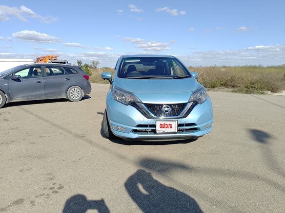 2017 Nissan Note e-Power II Рестайлинг, голубой, 1180000 рублей - вид 4