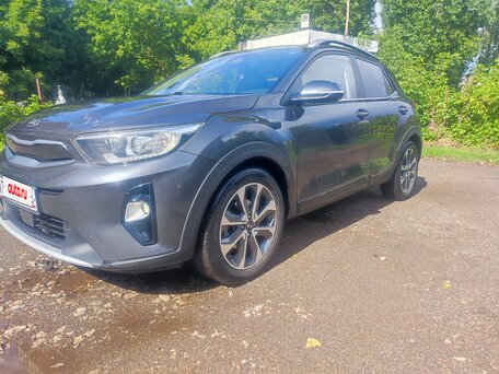 2020 Kia Stonic I, серый, 1670000 рублей, вид 2