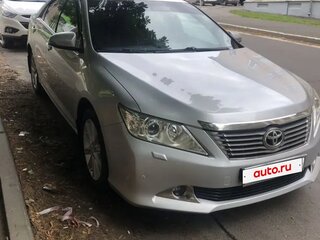 2013 Toyota Camry VII (XV50), серебристый, 1550000 рублей, вид 1