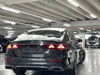 2026 Mercedes-Benz E-Класс 300 VI (W214, S214), чёрный, 6077778 рублей, вид 3