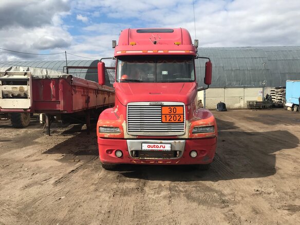 2002 Freightliner Columbia, красный, 1700000 рублей - вид 10
