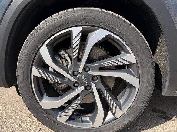 2023 Geely Monjaro I, серый, 3400000 рублей - вид 14