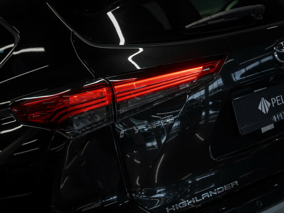 2026 Toyota Highlander IV (XU70), чёрный - вид 27