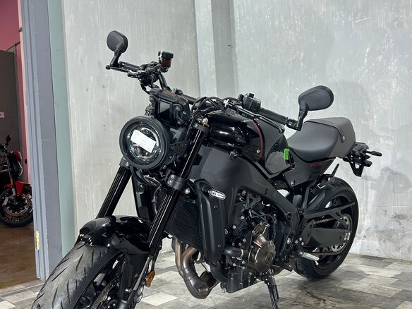 2023 Yamaha XSR900, чёрный, 1065000 рублей - вид 4