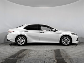 2019 Toyota Camry VIII (XV70), белый, 2199000 рублей, вид 4