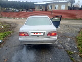 1999 Mercedes-Benz E-Класс 280 II (W210, S210) Рестайлинг, серебристый, 350000 рублей, вид 5