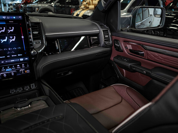 2026 Ram 1500 Crew Cab eTorque V Рестайлинг, серый, 11062679 рублей - вид 29