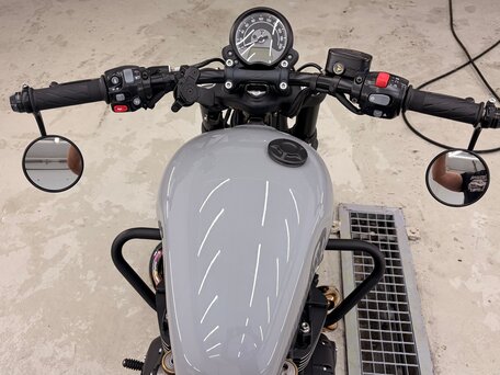 2021 Triumph Bonneville Bobber, серый, 1450000 рублей, вид 2