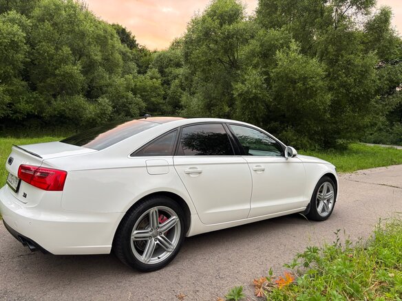 2011 Audi A6 IV (C7), белый, 1600000 рублей - вид 8
