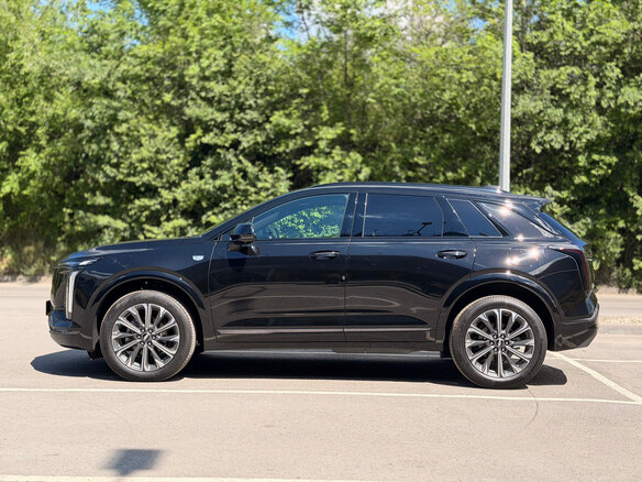 2025 Cadillac XT5 II, чёрный, 6490000 рублей - вид 3