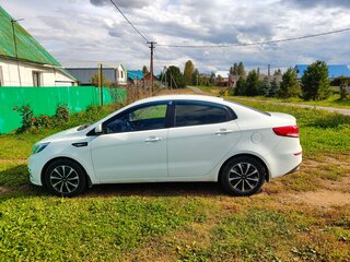 2015 Kia Rio III Рестайлинг, белый, 1000000 рублей, вид 4