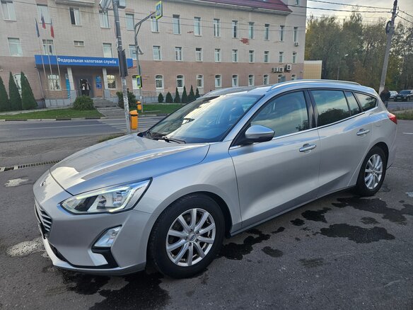 2018 Ford Focus IV, серый, 1480000 рублей - вид 1