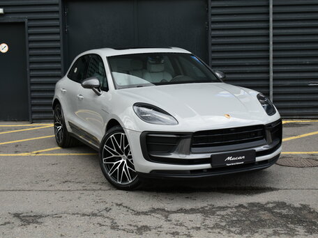 2026 Porsche Macan I Рестайлинг 2, серый, 14390000 рублей, вид 3