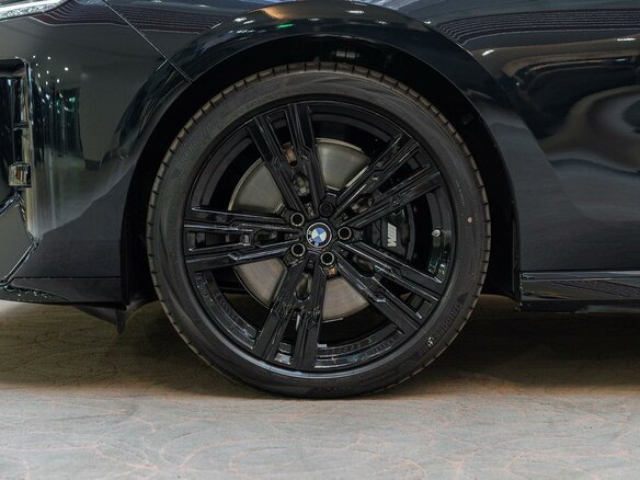 2026 BMW 7 серии 740 xDrive VII (G70) Рестайлинг, синий, 24190000 рублей - вид 35