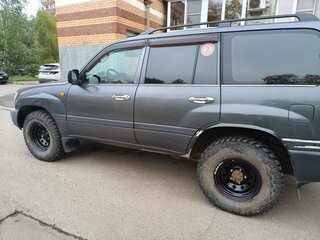 2005 Toyota Land Cruiser 105 100 Series Рестайлинг 2, серебристый, 1950000 рублей, вид 4