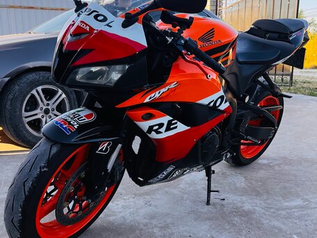 2009 Honda CBR 600RR, оранжевый, 566666 рублей, вид 2