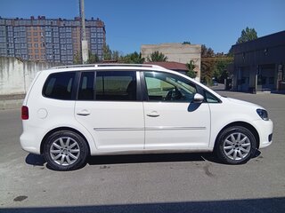 2011 Volkswagen Touran I Рестайлинг 2, белый, 1000000 рублей, вид 3