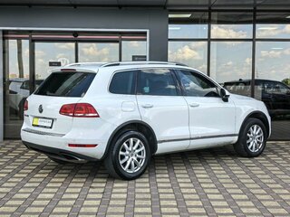 2013 Volkswagen Touareg II, белый, 1580000 рублей, вид 5