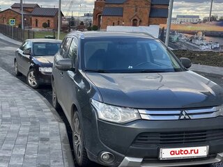 2014 Mitsubishi Outlander III Рестайлинг, серый, 1950000 рублей, вид 3