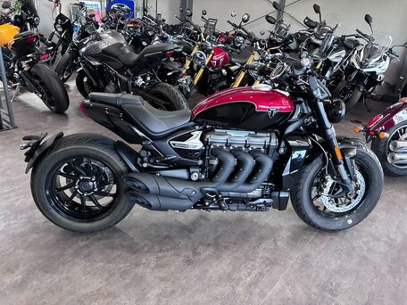2025 Triumph Rocket 3, красный, 2999000 рублей, вид 1