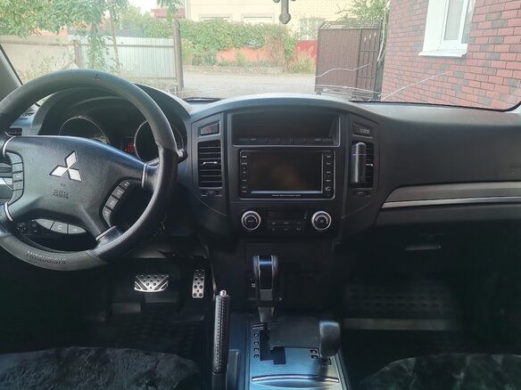 2011 Mitsubishi Pajero IV Рестайлинг 1, серый, 1750000 рублей - вид 6