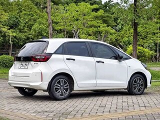 2022 Honda Fit IV, белый, 1080005 рублей, вид 5
