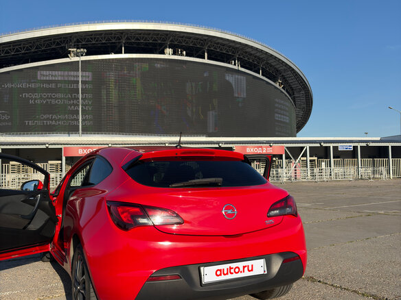 2014 Opel Astra GTC J Рестайлинг, красный, 739000 рублей - вид 3