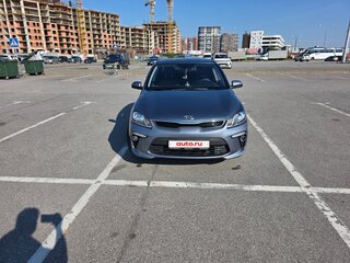 2020 Kia Rio IV, серый, 1280000 рублей, вид 1