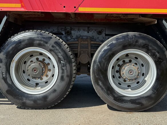 2018 Mercedes-Benz Actros, красный, 5650000 рублей - вид 12