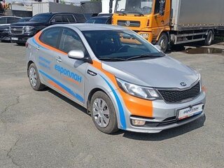 2017 Kia Rio III Рестайлинг, серебристый, 1025000 рублей, вид 2