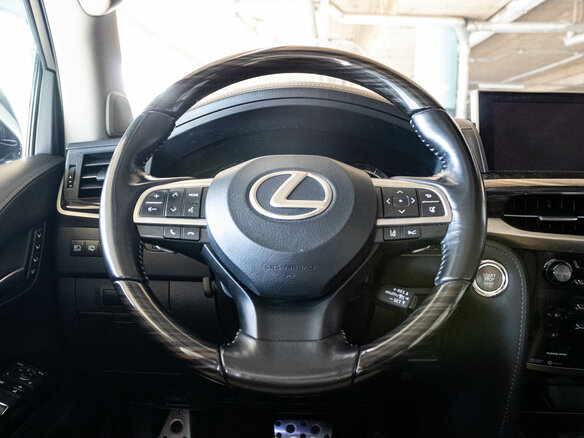 2017 Lexus LX 570 III Рестайлинг 2, белый - вид 5