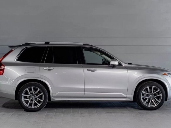 2019 Volvo XC90 II, серебристый, 4340000 рублей - вид 3