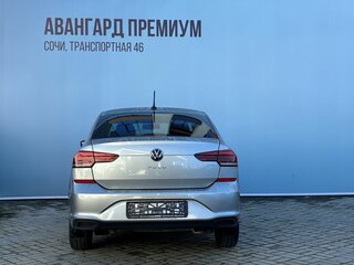 2021 Volkswagen Polo VI, серебристый, 1580000 рублей, вид 3