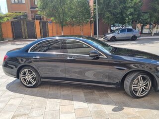 2019 Mercedes-Benz E-Класс 200 V (W213, S213, C238), чёрный, 3200000 рублей, вид 4