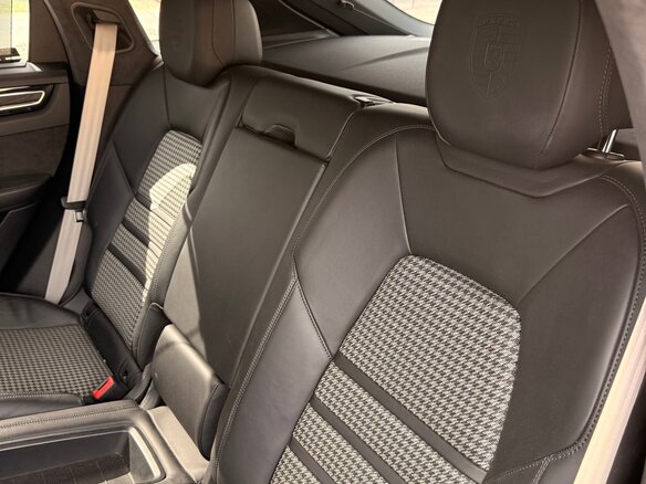 2020 Porsche Cayenne GTS Coupé III, чёрный - вид 9